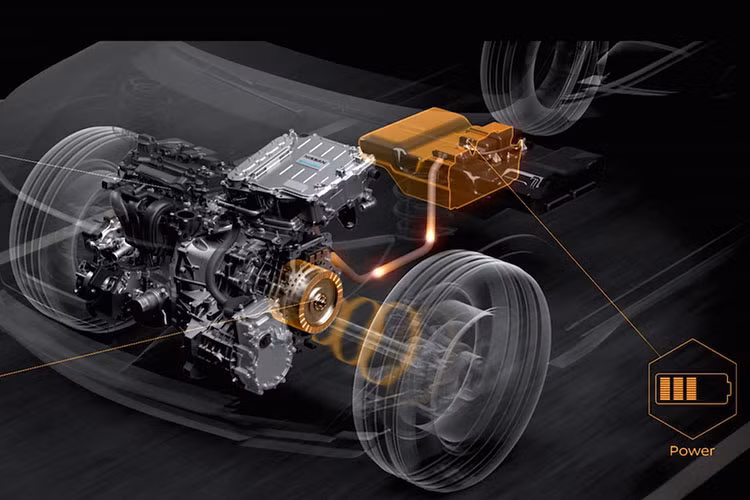 Tại thị trường Trung Quốc, Nissan Sylphy 2023 tiếp tục được chia thành 2 phiên bản là máy xăng thông thường và hybrid (e-Power). Để người tiêu dùng dễ phân biệt, hãng Nissan đã áp dụng một số chi tiết thiết kế khác biệt cho 2 phiên bản này.