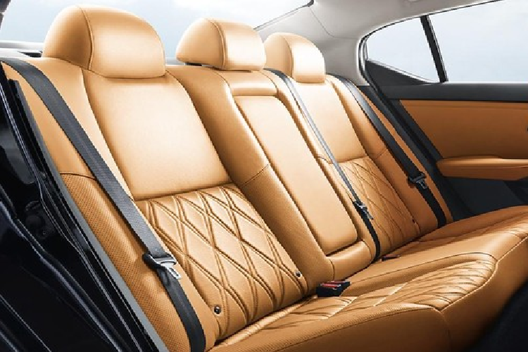 Hiện chưa có hình ảnh và thông tin về nội thất của Nissan Sylphy 2023. Tuy nhiên, sẽ không bất ngờ nếu nội thất cũng được cải tiến nhẹ như ngoại thất. Nằm bên dưới nắp ca-pô của Nissan Sylphy 2023 tại thị trường Trung Quốc là 2 loại động cơ.