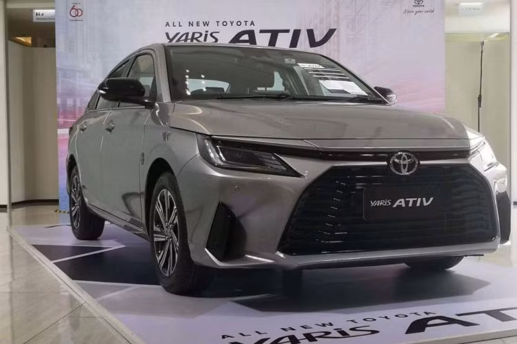 Sau Thái Lan, Toyota Vios 2023 hiện cũng đã ra mắt thị trường hàng xóm với Việt Nam là Lào. Do đó, sẽ không ngạc nhiên nếu mẫu sedan hạng B này sớm trình làng ở Việt Nam.