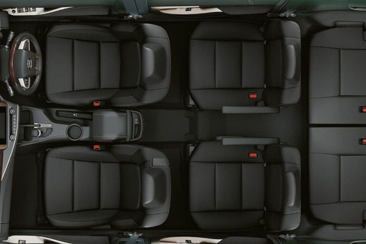 Ngoài các bổ sung về trang bị nội thất, thiết kế và trang bị động cơ của Toyota Innova 2022 không có thay đổi đáng kể. Xe vẫn sử dụng động cơ xăng 4 xi-lanh, hút khí tự nhiên, dung tích 2.0L, công suất tối đa 139 mã lực và mô-men xoắn cực đại 183 Nm.