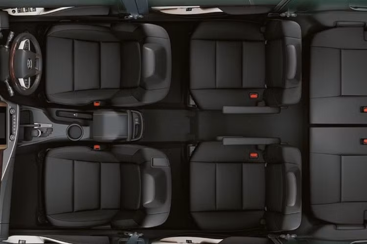 Ngoài các bổ sung về trang bị nội thất, thiết kế và trang bị động cơ của Toyota Innova 2022 không có thay đổi đáng kể. Xe vẫn sử dụng động cơ xăng 4 xi-lanh, hút khí tự nhiên, dung tích 2.0L, công suất tối đa 139 mã lực và mô-men xoắn cực đại 183 Nm.