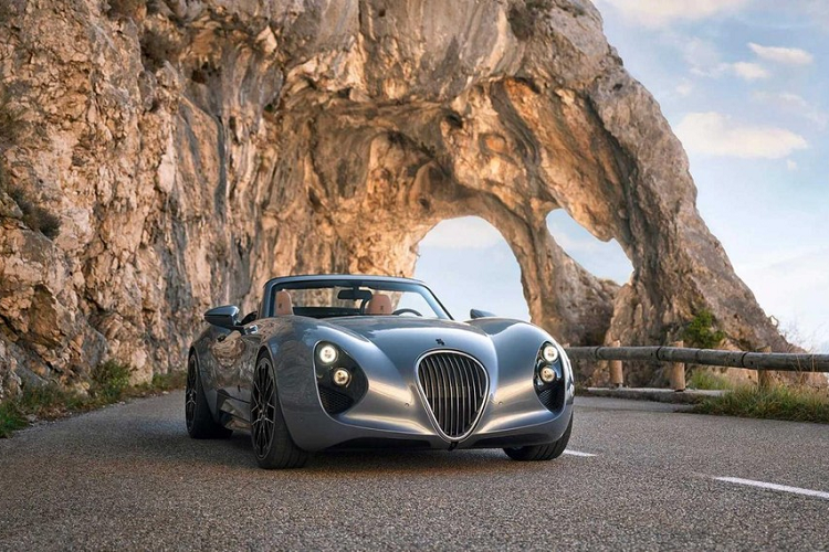 Sau nhiều năm gián đoạn, nhà sản xuất ôtô thể thao độc lập Wiesmann đã trở lại với mẫu Project Thunderball mang phong cách hoài cổ. Bạn có thể quen thuộc với các mẫu xe Wiesmann Project Thunderball 2023 mới trang bị động cơ BMW của thương hiệu này, nhưng mẫu xe mới này sẽ mang tới một sự khác biệt.