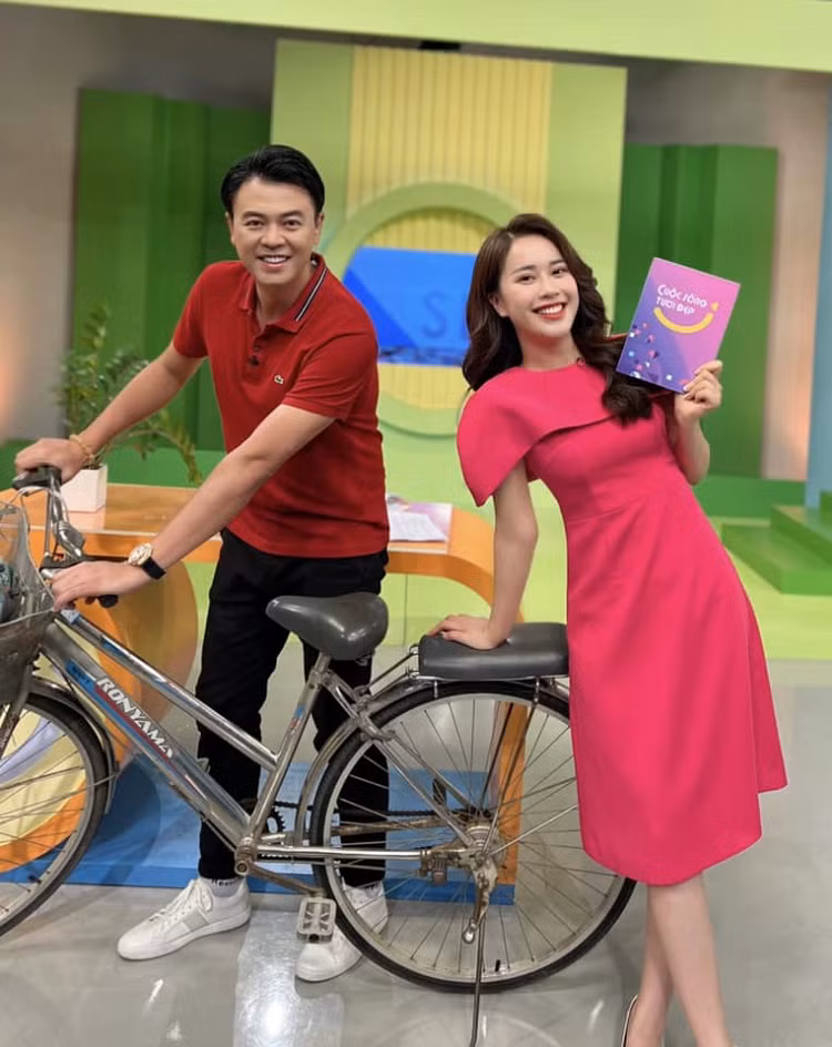 MC Mai Phuong VTV: Vo chong toi cai nhau van phai chung giuong-Hinh-6