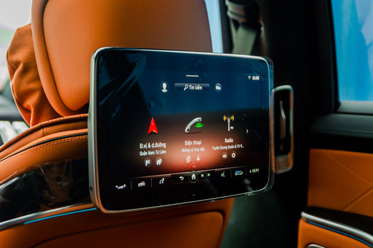 Đã nhắc đến Brabus bạn cũng đừng hy vọng họ sẽ bỏ qua việc nâng cấp động cơ cho xe, sản phẩm độ B50 này vẫn được trang bị khối động cơ xăng 6 xi-lanh thẳng hàng, tăng áp, dung tích 3.0 lít có thêm mô-đun B50 - 500 PowerXtra do Brabus phát triển để tạo ra thêm 58 mã lực lên 493 mã lực và mô-men xoắn cực đại đạt con số 590 Nm.