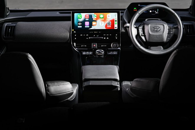 Cả hai phiên bản đều được trang bị pin lithium-ion 71,4kWh cho tầm vận hành 411km trên bản mô tơ đôi và 500km đối với phiên bản chỉ có 1 mô tơ.