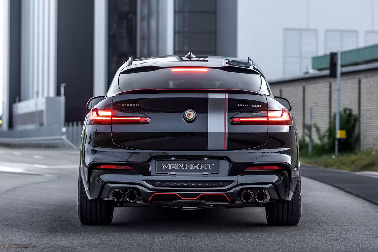 Với trang bị này, mẫu xe MHX4 siêu hầm hố của Manhart đã có khả năng sản sinh công suất 635 mã lực và mô-men xoắn 785 Nm, đạt được thông qua việc trang bị bộ MHtronik và remap lại ECU, trang bị hệ thống xả bằng thép không gỉ, hệ thống xả không có bộ chuyển đổi xúc tác hoặc ống xả thể thao với các trang bị cấp khác.