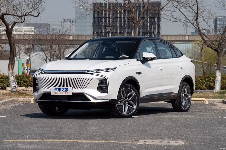 Ra mắt dưới dạng bản concept tại Triển lãm Ô tô Thượng Hải 2021, mẫu SUV lai coupe SAIC Roewe Jing 2022 mới giờ đây đã sẵn sàng được bán tại ở thị trường nội địa Trung Quốc. Mẫu xe mới này áp dụng một ngôn ngữ thiết kế táo bạo và nhiều chi tiết bắt mắt.