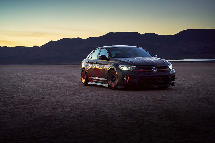 Phiên bản hiệu năng cao Volkswagen Jetta GLI Performance 2022 mới này là một mẫu xe độ khác biệt, thiết kế độc đáo cùng hiệu năng ấn tượng. Mẫu xe này được phát triển dựa trên Jetta GLI Autobahn và đưa phiên bản này lên đỉnh cao.