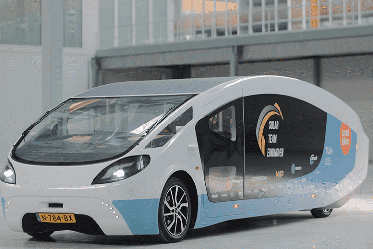 Hiện tại, mẫu xe sáng tạo này không có kế hoạch được đưa vào sản xuất đại trà, và đội ngũ Solar Team Eindhoven cũng chưa được tiếp cận bởi bất kỳ nhà sản xuất xe lớn nào cả. Tuy nhiên, đây vẫn là một dự án vô cùng tuyệt vời và thú vị. Mới đây, kênh YouTube chuyên xe điện “Fully Charged Show” đã có cơ hội tiếp cận Stella Vita, và mang đến cho khán giả một cái nhìn chi tiết về nó.