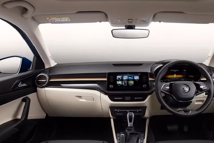 Có một điều đáng tiếc là trang bị an toàn của Skoda Slavia khá cơ bản. Ở bản tiêu chuẩn, mẫu xe này chỉ có 2 túi khí, hệ thống chống bó cứng phanh ABS, phân bổ lực phanh điện tử EBD, cân bằng điện tử, kiểm soát lực kéo, phanh sau va chạm, cảm biến hỗ trợ đỗ xe phía sau, cảnh báo áp suất lốp và phanh tay chỉnh cơ. Trong khi đó, bản Ambition có thêm hệ thống kiểm soát hành trình, camera lùi và hệ thống hỗ trợ khởi hành ngang dốc. Từ bản Style trở lên, xe mới có 6 túi khí. 