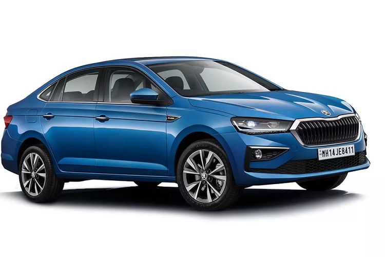 Cả hai động cơ này đều đi với hộp số sàn 6 cấp tiêu chuẩn. Ngoài ra, động cơ 1.0L có thể đi với hộp số tự động 6 cấp. Động cơ 1.5L có thể kết hợp với hộp số tự động ly hợp kép 7 cấp. So với các đối thủ như Honda City, Toyota Vios và Hyundai Accent tại Việt Nam, Skoda Slavia có nhiều lựa chọn động cơ, hộp số hơn. Ngoài ra, động cơ 1.5L của mẫu xe này còn thuộc hàng mạnh nhất trong phân khúc. Đây sẽ là một lợi thế cạnh tranh nữa của Skoda Slavia. 