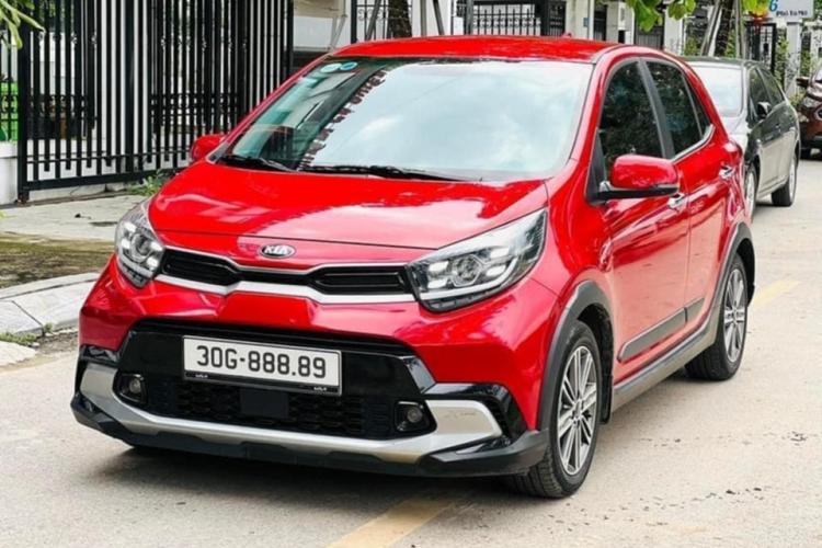 Ngoài việc dễ nhớ, biển số 88889 của chiếc Morning này còn có ý nghĩa về mặt phong thuỷ. Yếu tố này chính là đặc điểm khiến nhiều người sẵn sàng bỏ ra số tiền gấp 3, 4 lần giá trị để sở hữu. 