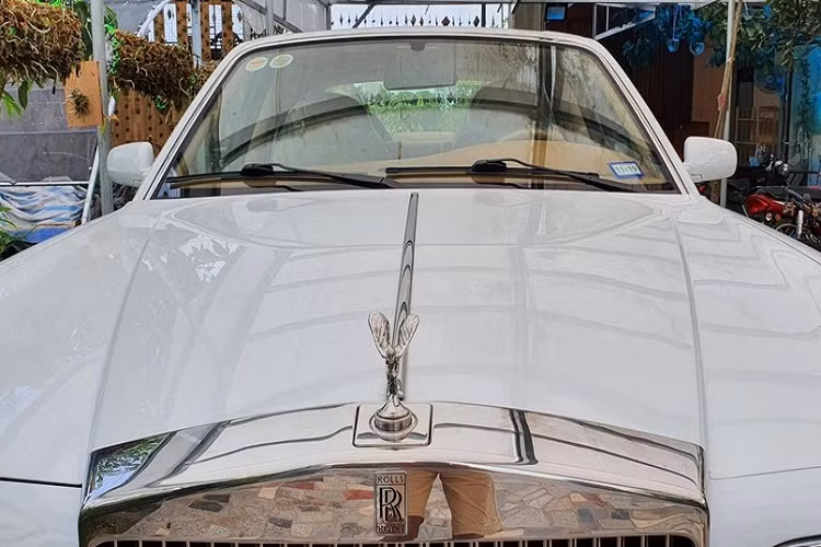 Nhiều người tin rằng, dù xe Silver Seraph đang được rao bán trên thị trường nước ngoài chỉ bằng 1/3 giá xe xuất xưởng lên đến 220.695 đô la nhưng có thể sẽ tăng giá trong vài năm tới, lý do các mẫu xe Rolls-Royce rất có giá trị và Silver Seraph còn là phiên bản cuối cùng được hãng xe Anh quốc sản xuất trước khi bị bán lại cho BMW vào năm 2003.