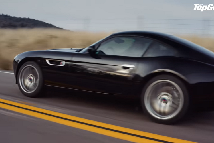 Các điểm nổi bật khác bao gồm thanh điều khiển bằng nhôm đúc, phanh AP Racing, la-zăng làm từ một miếng phôi duy nhất, và cánh gió sau được kích hoạt bằng tay và chuyển động điện tử.