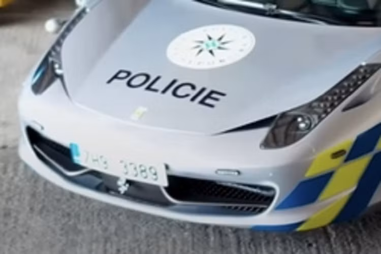 Trước đó, cảnh sát nước này đã có lần tịch thu gần 900 siêu xe, phần lớn trong số đó đã được bán thanh lý để bù đắp thiệt hại do các hành vi phạm tội gây ra.