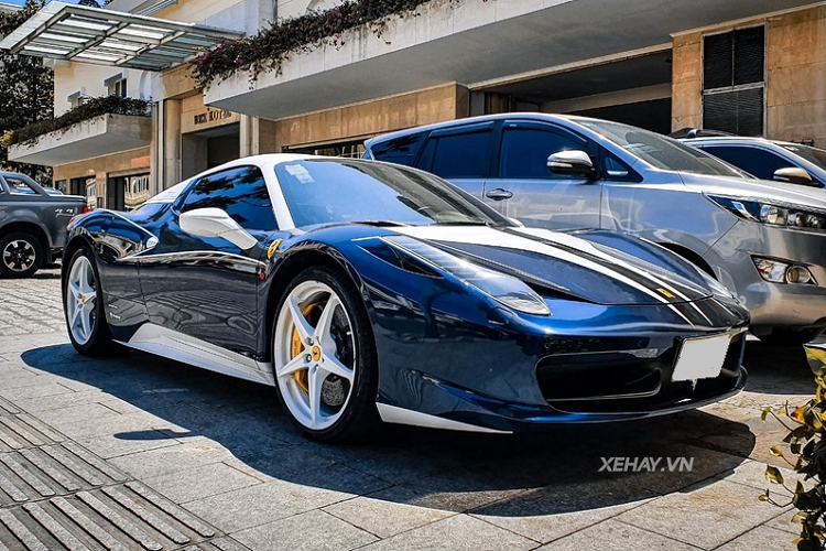 Chiếc Ferrari 458 Spider hàng hiếm này được đưa về nước vào khoảng giữa năm 2019, từ đó đến nay xe rất ít xuất hiện "công khai" nhưng mỗi lần xuất hiện đều gây bất ngờ vì diện mạo được thay đổi thường xuyên.