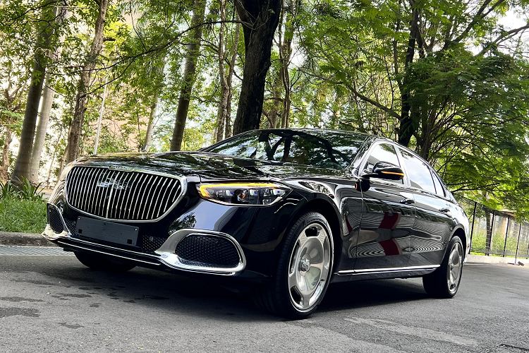 Như vậy, hiện chủ nhân của Pagani Huayra đã sở hữu 1 cặp xe Mercedes-Maybach thế hệ hoàn toàn mới, chiếc xe còn lại thuộc dòng SUV siêu sang mang tên gọi GLS480 2022 có giá hơn 8,4 tỷ đồng.