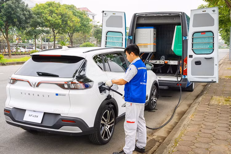 Nhung luu y khi cuu ho xe oto dien co the ban chua biet?