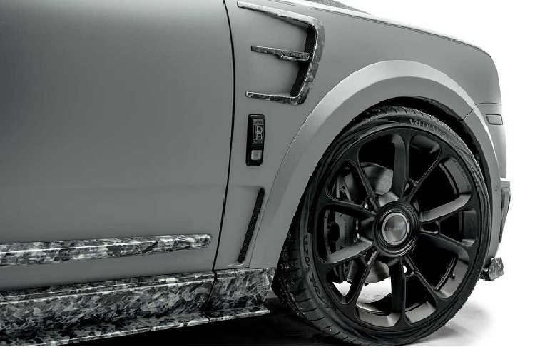 Hãng độ không công bố những nâng cấp cụ thể đã thực hiện trên khối động cơ tăng áp kép V12 6.75L nguyên bản. 