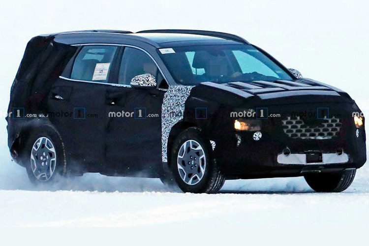 Chẳng những thua kém Kia Sorento, Hyundai SantaFe hiện tại còn bán ít hơn cả Palisade (64.791 xe) dù giá rẻ hơn. Nhiều khả năng Hyundai SantaFe thế hệ mới sẽ chính thức trình làng vào nửa cuối năm sau.