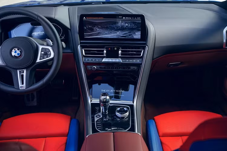 Theo kế hoạch, mỗi tuần BMW sẽ sản xuất một cặp 8 X JEFF KOONS cho đến khi hoàn thành tất cả 99 chiếc.