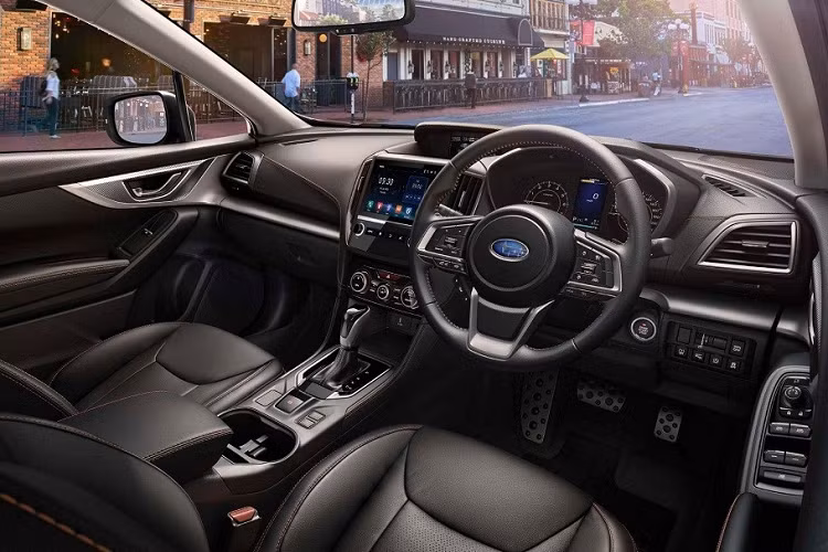 Những trang bị còn lại của Subaru XV 2022 ở Thái Lan không có gì khác trước. Xe vẫn có đèn pha LED tự động, đèn sương mù trước, cần gạt mưa tự động, mở cửa không cần chìa khóa, nút bấm khởi động máy, điều hòa tự động 2 vùng, ghế bọc nỉ màu đen đi kèm chỉ khâu màu cam, hệ thống thông tin giải trí Panasonic với màn hình cảm ứng 8 inch, hỗ trợ Apple CarPlay/Android Auto và hệ thống âm thanh 6 loa.