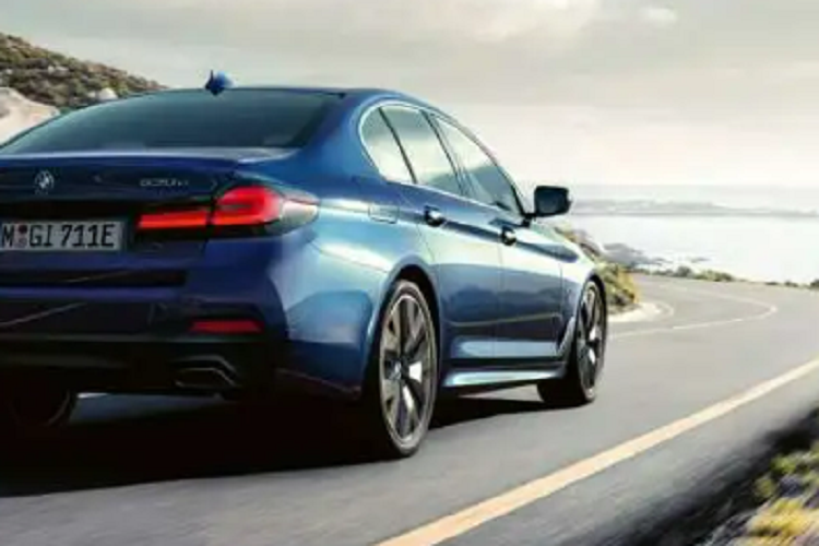 Nếu cũng được giảm vài trăm triệu như những người anh em BMW lắp ráp khác thì 5-Series sẽ trở thành đối thủ đáng gờm của Lexus ES và Mercedes-Benz E-Class.