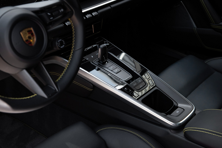 Bộ la-zăng của chiếc 911 Turbo S này được sơn màu cam GP đặc biệt. Sau khi G-Power tung ra bộ nâng cấp dành cho 911 Turbo S, một Youtuber có tên Gercollector đã có cơ hội được thử sức cùng chiếc xe này.