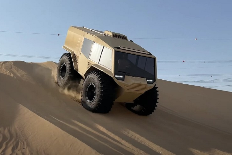 Nếu bạn yêu thích một chiếc xe off-road vượt trội có thể vượt qua mọi loại địa hình một cách dễ dàng, thì chiếc xe dưới đây là lựa chọn hoàn hảo dành cho bạn. Hãy gặp mặt Atlas đa địa hình - một mẫu xe đi mọi địa hình kết hợp chức năng ưu việt với sự thoải mái, cho phép người lái di chuyển trên tuyết, cát, và nước.