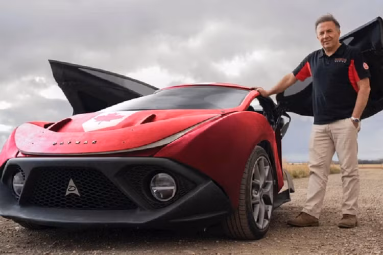 Nhà sản xuất tuyên bố rằng, cả hai chiếc xe đều được trang bị ví đựng tiền ảo của riêng mình mang tên Nebula. Với việc sử dụng ví Nebula, chủ xe có thể khai thác tiền ảo ngay cả khi xe đang đỗ.