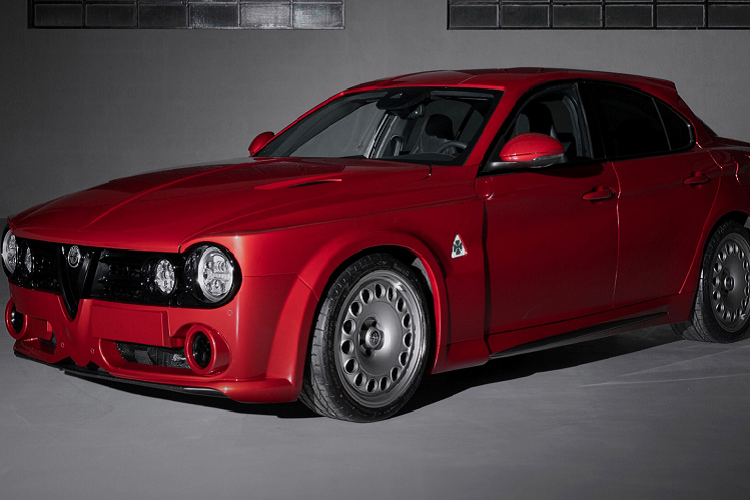 Chiếc Alfa Romeo Giulia ErreErre Fuoriserie mới này được ra mắt tại triển lãm Concorso d’eleganza Classic ở Sardinia, Ý vào cuối tuần trước. Sau các video và hình ảnh được đăng trực tuyến bởi những người tham dự sự kiện, thương hiệu vừa đã tiết lộ toàn bộ thông qua những hình ảnh được thương hiệu chính thức.