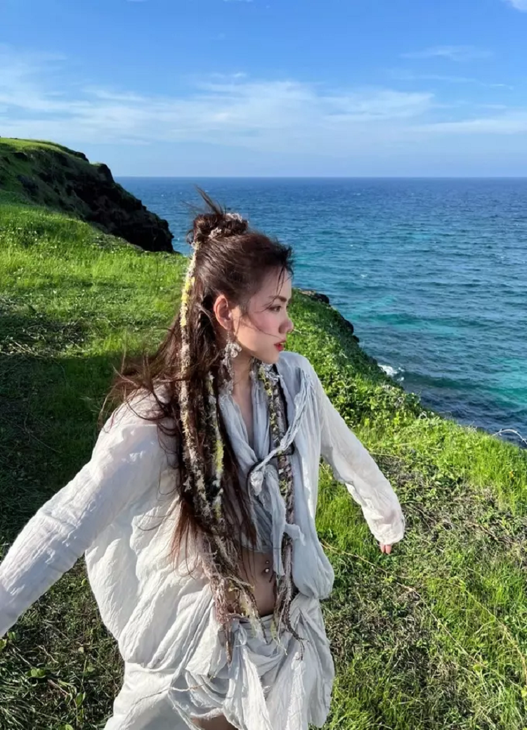 Phuong Ly bi soi ran da bung, netizen dao lai on ao 19 tuoi sinh con-Hinh-8