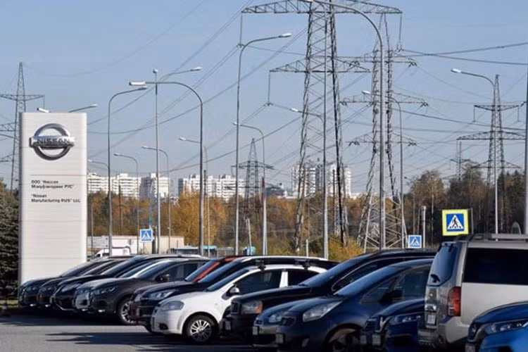 Nissan 