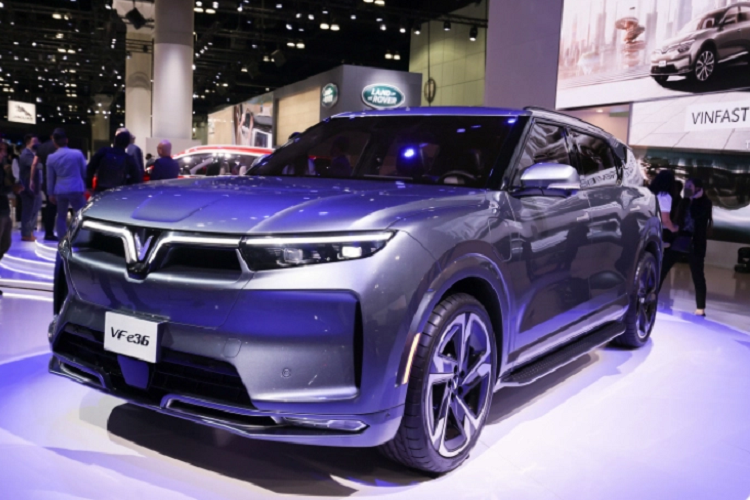 Xe được trang bị hệ thống trợ lái nâng cao (ADAS) với loạt tính năng tiên tiến như hỗ trợ lái trên đường cao tốc, tự động chuyển làn, hỗ trợ đỗ xe thông minh, triệu tập xe thông minh, hỗ trợ đỗ xe từ xa…