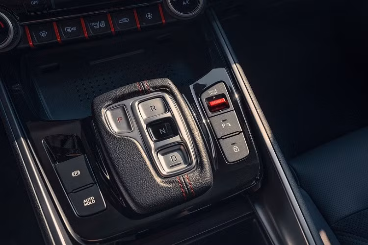 Ngoài những thay đổi trên, Hyundai Lafesta N Line 2023 không có gì thay đổi so với bản thường. Xe cũng sở hữu chiều dài 4.690 mm, chiều rộng 1.790 mm, chiều cao 1.425 mm và chiều dài cơ sở 2.700 mm.