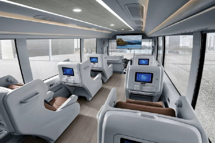 Hiện tại, hãng Hyundai vẫn chưa công bố các thông tin về giá xe Hyundai Universe Mobile Office 2023 cũng như hệ truyền động. Nhiều khả năng, chiếc xe bus mới này vẫn sẽ dùng hệ truyền động giống với chiếc Universe gốc chạy máy diesel I-6 9.9L hoặc 12.7L cho công suất 380 mã lực và 1.568Nm mô men xoắn.