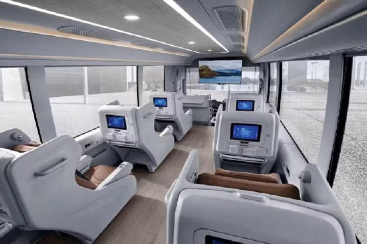 Hiện tại, hãng Hyundai vẫn chưa công bố các thông tin về giá xe Hyundai Universe Mobile Office 2023 cũng như hệ truyền động. Nhiều khả năng, chiếc xe bus mới này vẫn sẽ dùng hệ truyền động giống với chiếc Universe gốc chạy máy diesel I-6 9.9L hoặc 12.7L cho công suất 380 mã lực và 1.568Nm mô men xoắn.