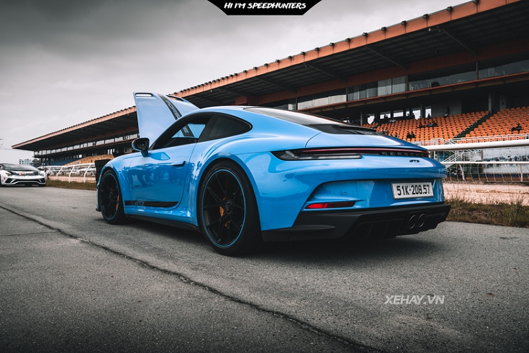 Sức mạnh của Porsche 911 GT3 đến từ khối động cơ boxer 6 xy-lanh dung tích 4.0L, hút khí tự nhiên với nhiều công nghệ được kế thừa từ mẫu xe dành riêng cho trường đua 911 GT3 R. Xe có công suất tối đa 503 mã lực, mạnh hơn 10 mã lực so với phiên bản 911 GT3 thế hệ trước.