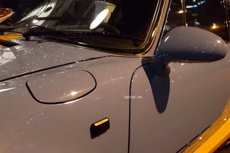 Về truyền động, Porsche 930 Turbo nguyên bản được trang bị động cơ 6 xy-lanh, dung tích 3.3 lít, tăng áp, sản sinh ra công suất tối đa 282 mã lực tại vòng tua máy 5.500 vòng/phút và mô-men xoắn cực đại 412 Nm tại vòng tua 4.000 vòng/phút.