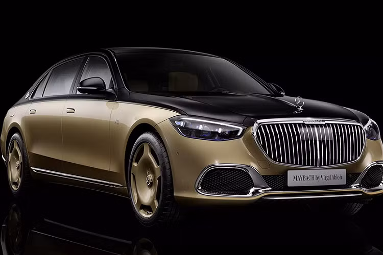 Trước Mercedes-Maybach S680 siêu sang, dự án hợp tác của Mercedes-Maybach với Virgil Abloh được thương hiệu siêu sang nước Đức giữ bí mật nghiêm ngặt. Ý tưởng chính trong concept Maybach x Virgil Abloh là sự kết hợp giữa hai gam màu vàng đất và đen - lấy cảm hứng từ những chuyến đi off-road đầy bụi đường.