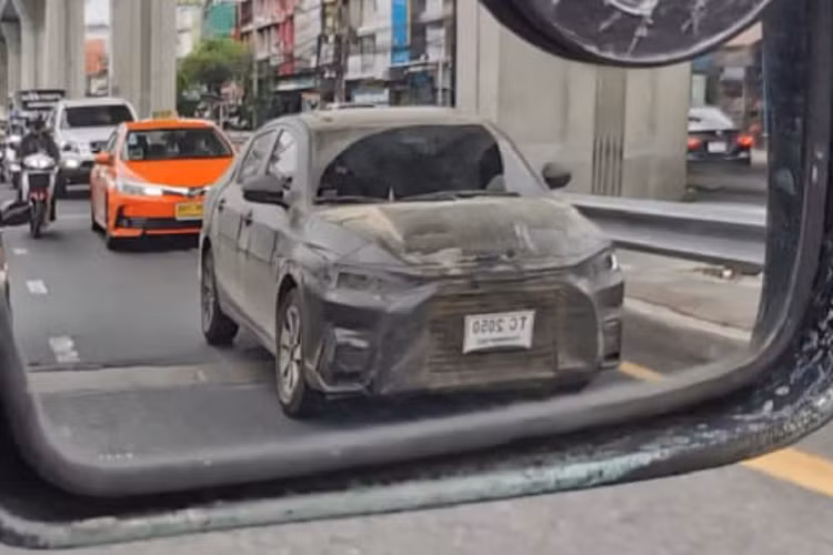 Có tên mã D92A, Toyota Vios 2023 mới dự kiến được phát triển dựa trên cơ sở gầm bệ Daihatsu New Global Architecture (DNGA) tương tự những người anh em cùng thương hiệu như Raize, Avanza Premio và Veloz Cross. Đây vốn là phiên bản dành cho xe giá rẻ của cơ sở gầm bệ Toyota New Global Platform (TNGA).