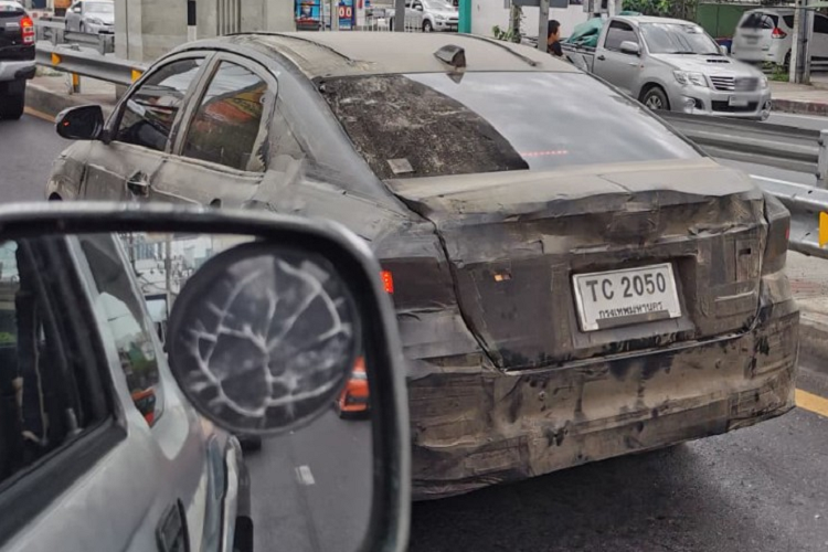 Theo trang tin Headlightmag, Toyota Vios 2023 sẽ dùng hệ truyền động Hybrid THS-II với máy xăng 4 xi-lanh thẳng hàng, hút khí tự nhiên, dung tích 1.5L và mô-tơ điện. Trong khi đó, nguồn tin của trang Autoindustriya tại Philippines lại khẳng định Toyota Vios 2023 dùng hệ truyền động hybrid giống Toyota Raize ở thị trường Nhật Bản.