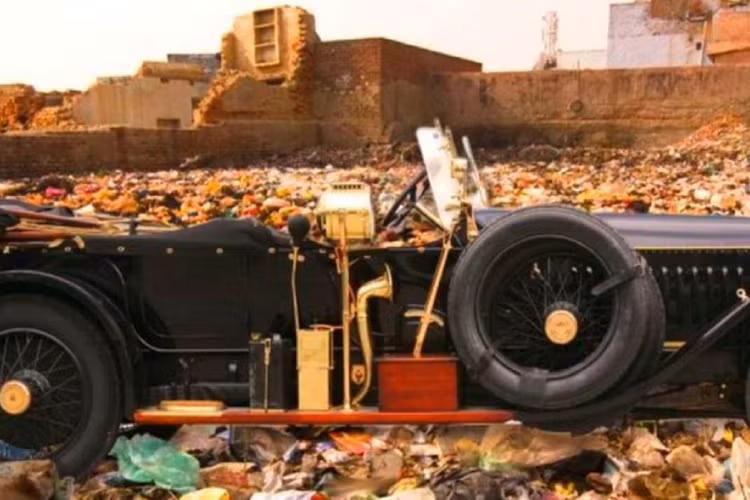 Một trong những giai thoại nổi tiếng nhất giữa các vị vua Ấn Độ và xe siêu sang Rolls-Royce thuộc về Jai Singh Prabhakar - vị vua xứ Alwar, tiểu bang Rajasthan. Năm 1920, Jai Singh Prabhakar đang đi dạo trên các con phố ở Khu Mayfair, London (Anh) thì bị thu hút bởi phòng trưng bày của Rolls-Royce.