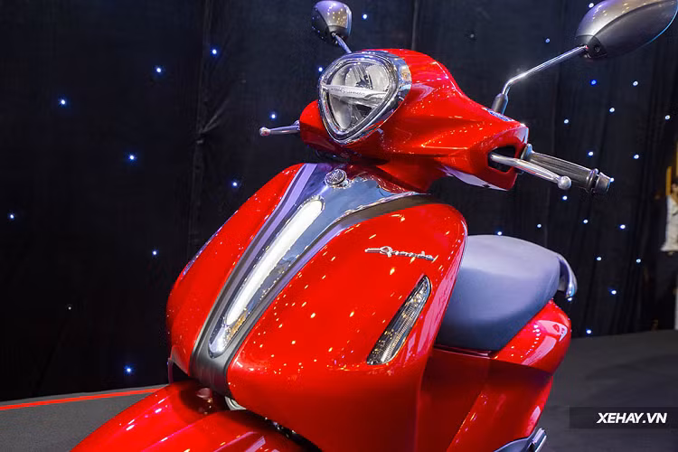 Tiếp theo, mẫu xe ga Yamaha Grande 2022 hoàn toàn mới cho phái đẹp cũng đã nhận được hàng loạt thay đổi ấn tượng - từ thiết kế, công nghệ cho tới khả năng tiết kiệm nhiên liệu.