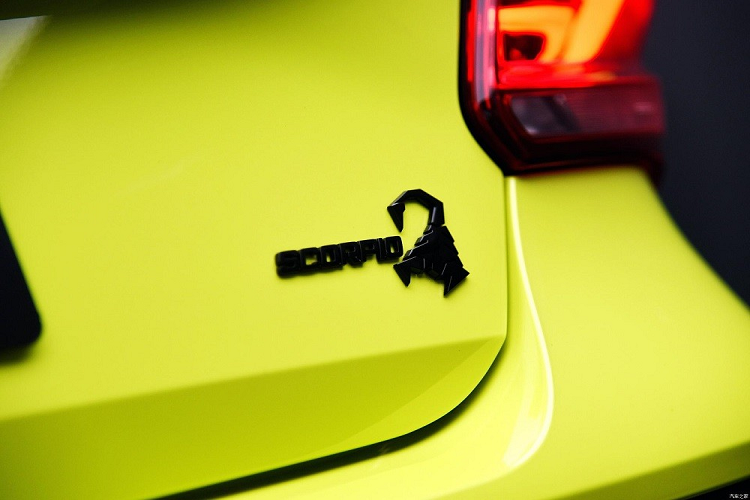 Về kích thước, MG5 Scorpio 2022 sở hữu chiều dài 4.695 mm, chiều rộng 1.842 mm, chiều cao 1.480 mm và chiều dài cơ sở 2.680 mm. Như vậy, so với bản thường, xe chỉ dài hơn 20 mm. 