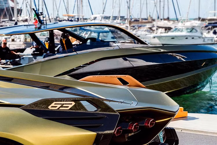 Hai thương hiệu chỉ sản xuất giới hạn khoảng 63 chiếc, giá du thuyền Tecomar Lamborghini 63 lên tới hơn 3,5 triệu USD (hơn 83,7 tỷ đồng).