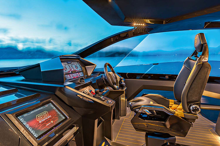 Chiếc du thuyền được trang bị hai động cơ MAN V12 24 lít, tạo ra tổng công suất 3.945 mã lực và là chiếc du thuyền nhanh nhất từng được Tecnomar sản xuất.