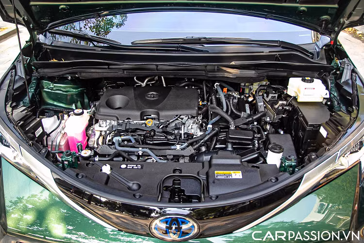 Sienna Platinum là phiên bản duy nhất cung cấp màn hình gắn trên trần có kích thước 10 inch và camera 360 độ. Phiên bản này cũng có hàng ghế thứ hai chỉ có 2 chỗ ngồi với đệm bắp đùi chỉnh cơ và lối đi ở giữa. 