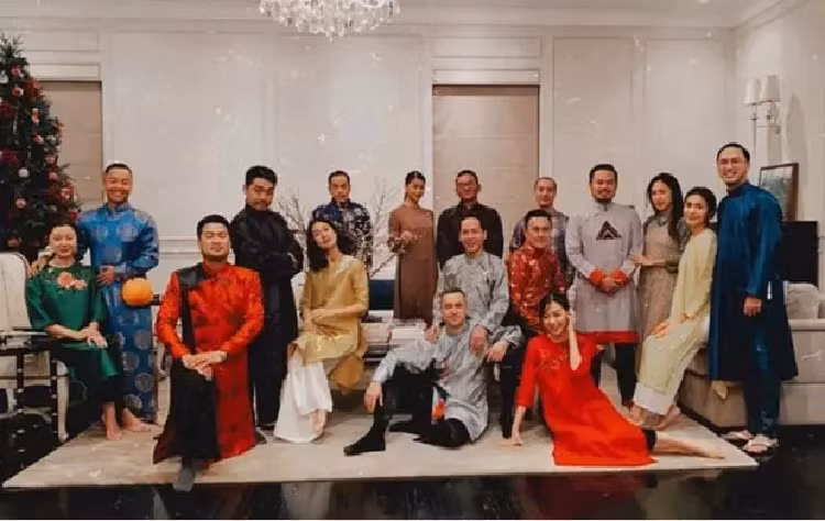 Hoi ban than Ha Tang - Hoa hau Phuong Khanh khoe visual gay sot-Hinh-2