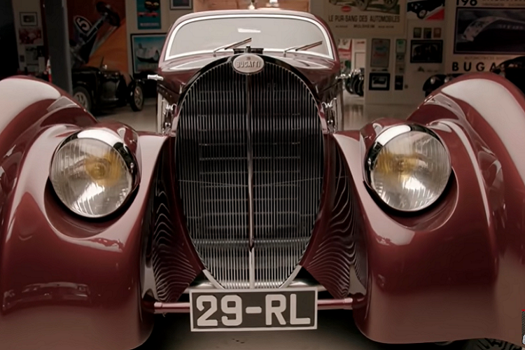 Chiếc Type 51 Dubos Coupe có trang bị động cơ siêu nạp 8 xi-lanh thẳng hàng dung tích 2.3 lít, có thể sản sinh 200 mã lực khi chạy bằng cồn và có tốc độ tối đa 225 km/h.